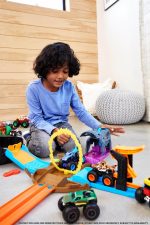 Hot Wheels Monster Trucks Fırlatıcılı Oyun Seti GKY01-GVK00 - Görsel 3